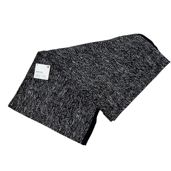 Lululemon Vinyasa Wrap Luon Jacquard
Black White One Size - Picture 3 of 8